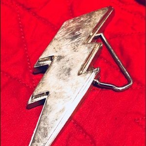 Lightning bolt belt buckle
